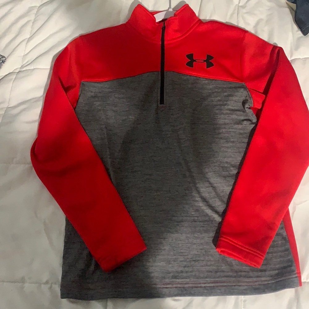 Red and grey under amor jacket in the size Large